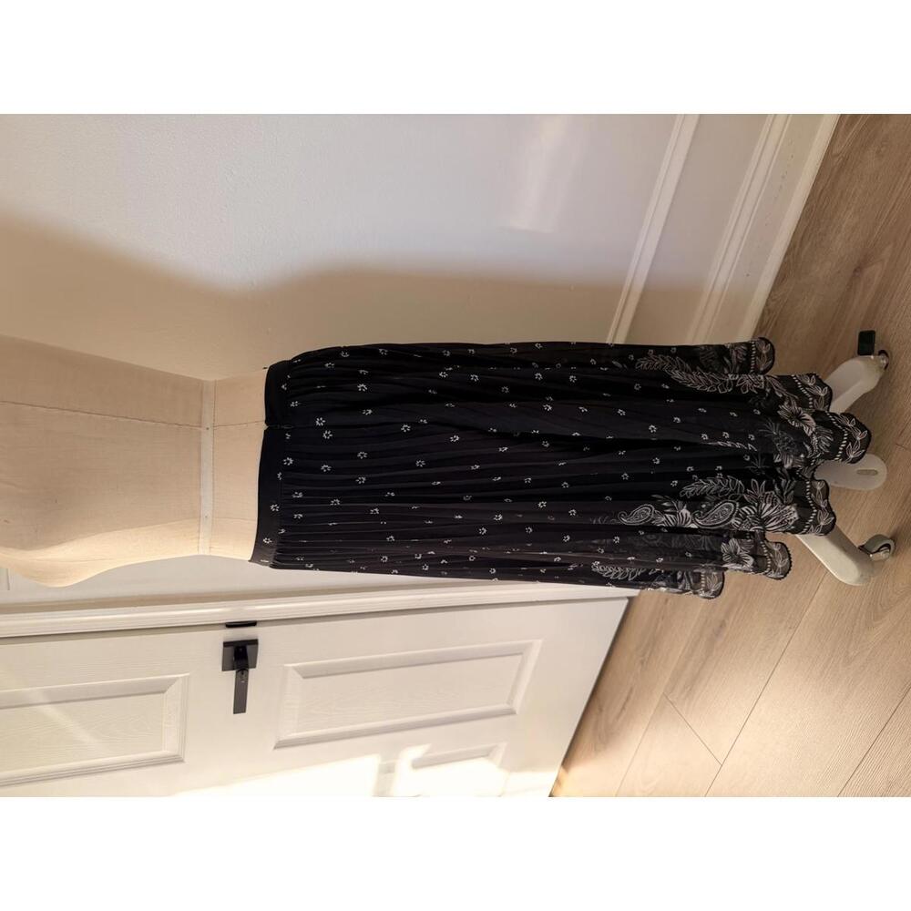 Farm Rio - Black Pleated Midi Skirt with Floral Border Print, Size L - Picture 5 of 7